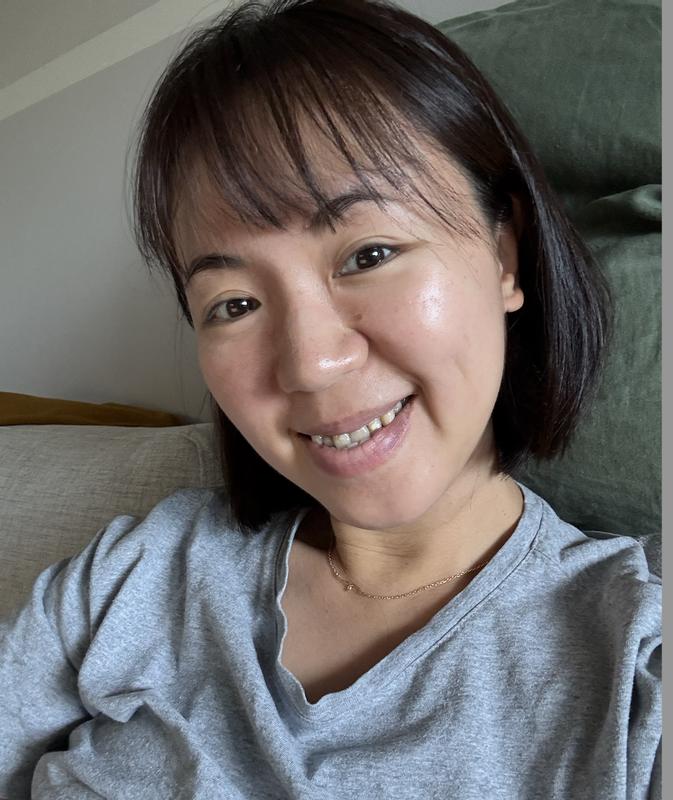 Customer photo for "Great serum for my face and neck for early ageing."