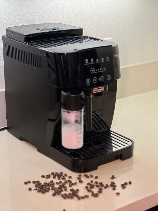 Magnifica Start Espresso Machine with LatteCrema Delonghi