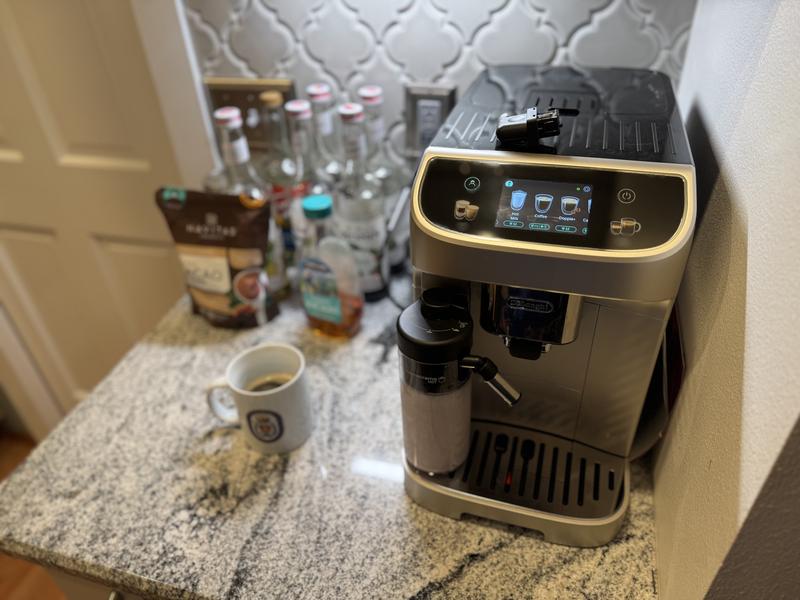De'Longhi Magnifica Plus Espresso Machine | Williams Sonoma