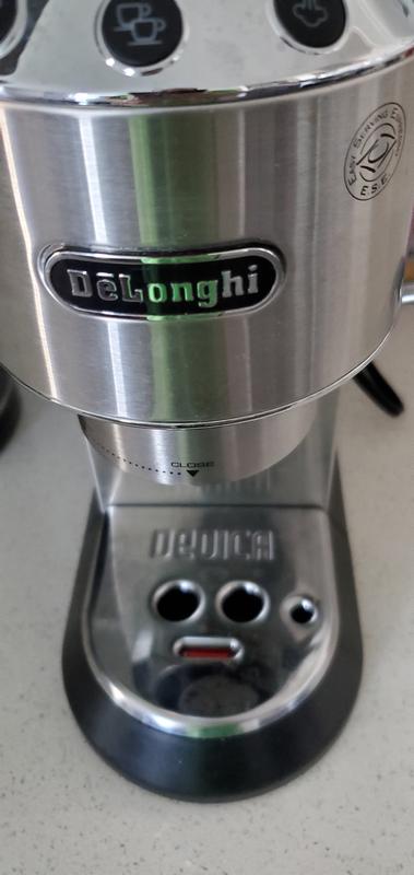 De'Longhi Dedica EC680M, Espresso Machine, Coffee and Cappucino Maker with  Milk Frother, Metal / Stainless, Compact Design 6 in Wide, Fit Mug Up to 5