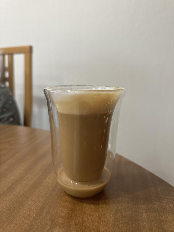 Tasses latte macchiato en verres Delonghi