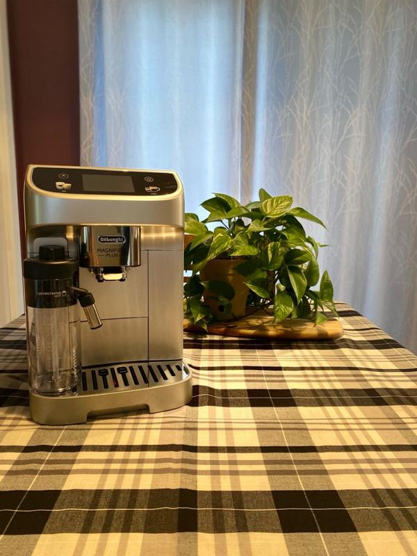 Magnifica Plus Espresso Machine | De'Longhi