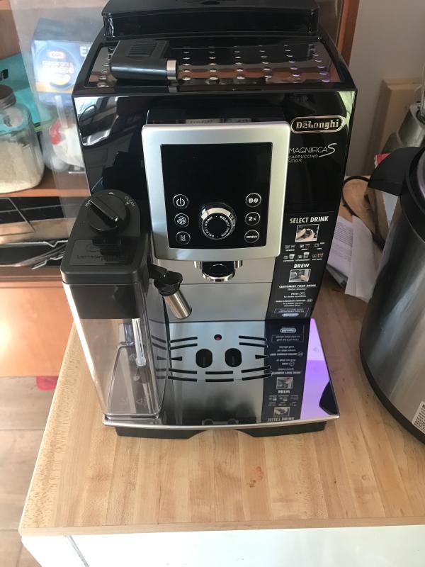 Espresso con MOLINILLO DELONGHI ECAM22.360.B MAGNIFICA S CAPPUCCINO