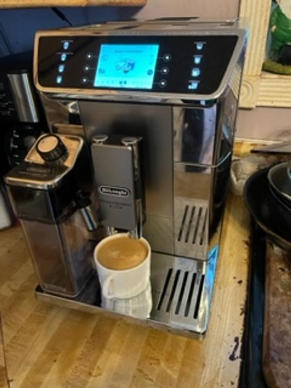 Cafetera auto Delonghi Prima Donna — Fisher Punta