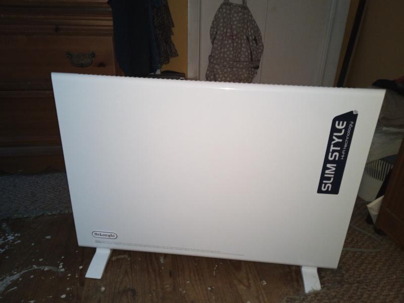 Slim Style Convection Panel Heater, White | De'Longhi