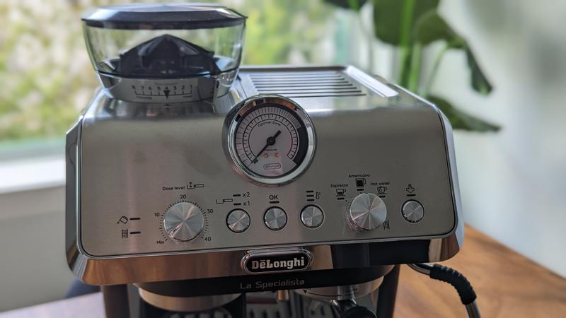 De'Longhi Herbal Coffee with Built-In Grinder and Temperature