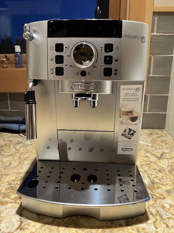 Delonghi Magnifica XS ECAM22110SB Bean To Cup Espresso Maker NIB  896763058767