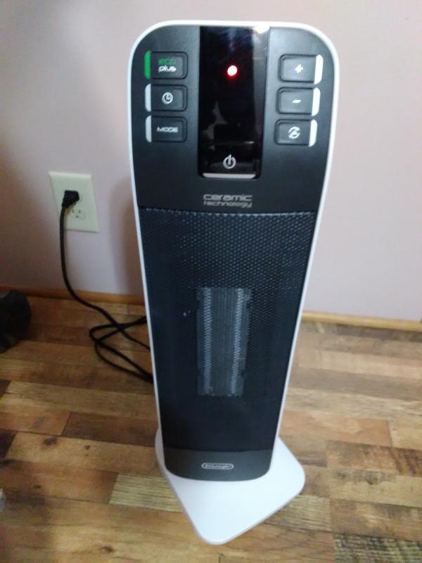 Ceramic Digital Tower Heater | De'Longhi