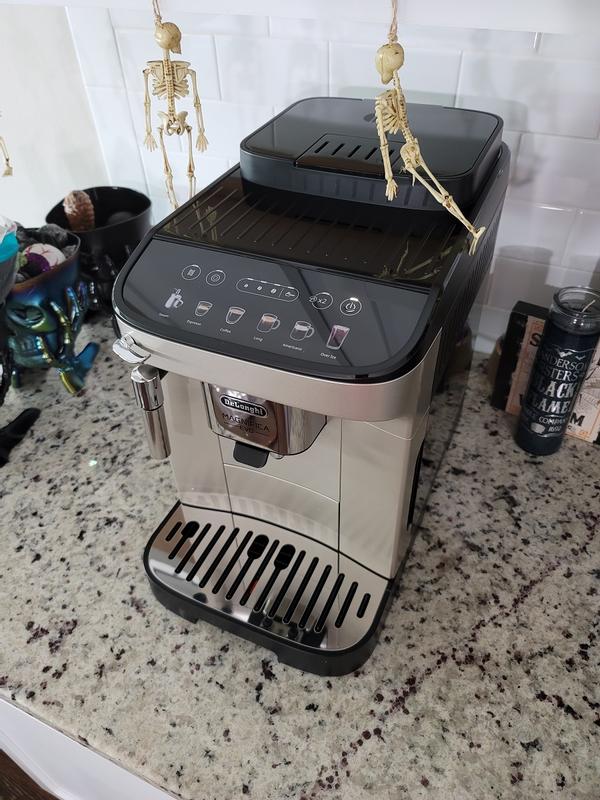 Delonghi ECAM29043SB Magnifica Evo Coffee and Espresso Machine