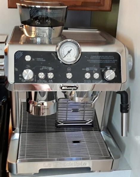 La Specialista Espresso Machine EC9335BK DeLonghi