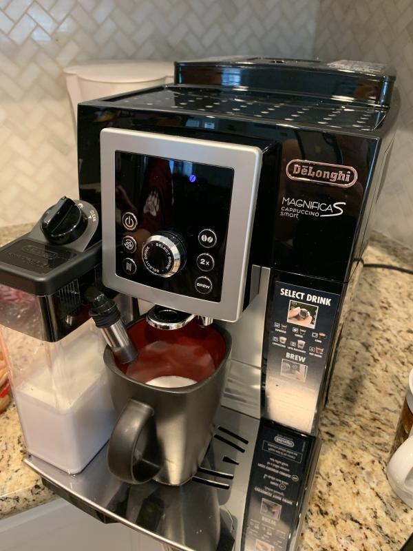 Magnifica S Cappuccino Maker