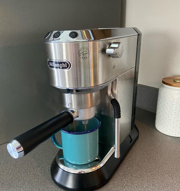 De'Longhi EC885M Máquina de café expreso Dedica Arte, 35 onzas líquidas