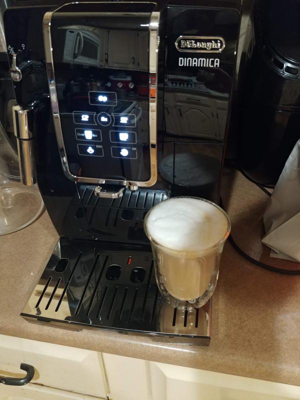  DeLonghi Dinamica ECAM35375 - Máquina de café súper automática,  capuchino y cafetera con espumador de leche y sistema LatteCremma, color  blanco : Hogar y Cocina