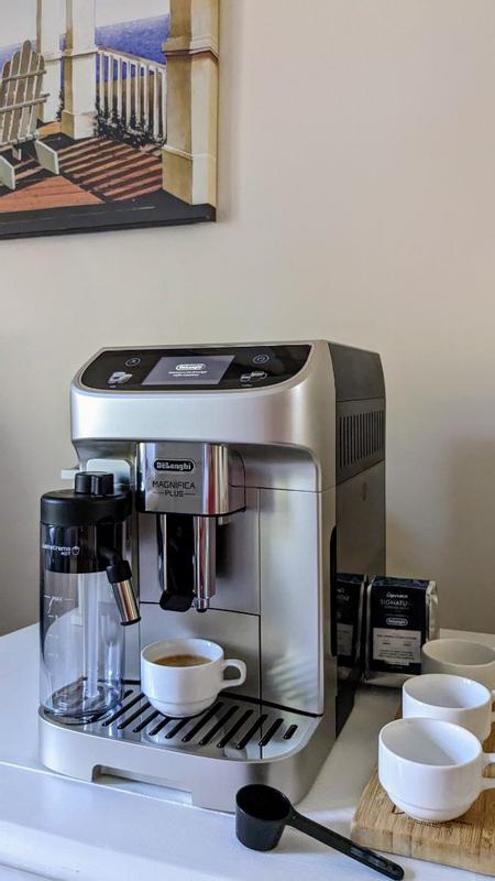 Magnifica Plus Espresso Machine | De'Longhi