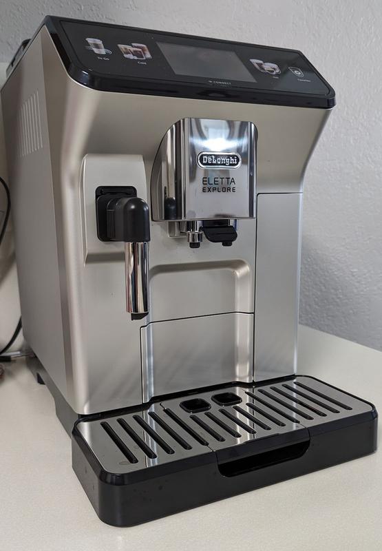 This automatic dual-shot espresso machine is down to $77 at