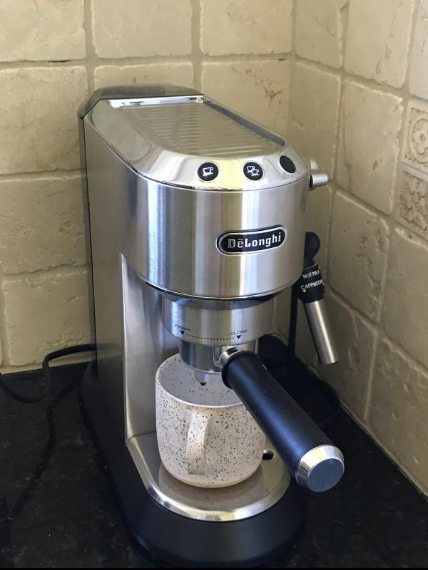 DeLonghi Dedica EC785.BG ESE Pod Espresso Coffee Machine - Beige - Coffee  Friend