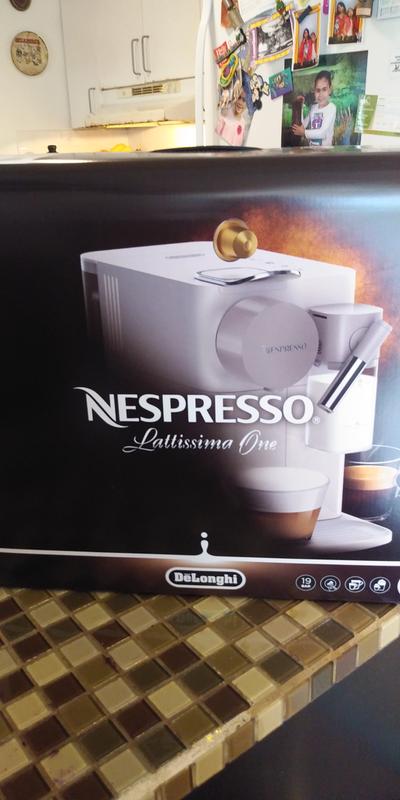 Macchina caffè NESPRESSO En510 B Lattissima One Nero 5513285051