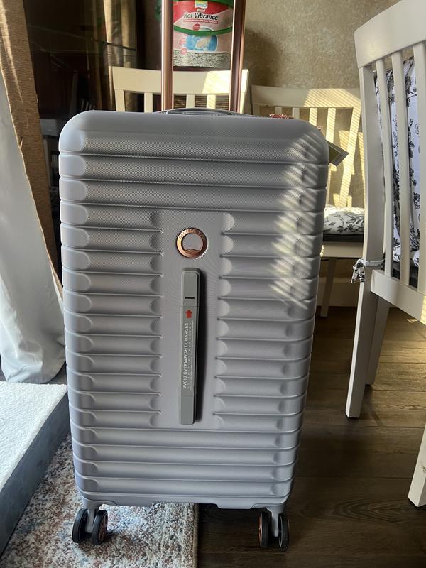 Beautiful platinum color with rose gold accents