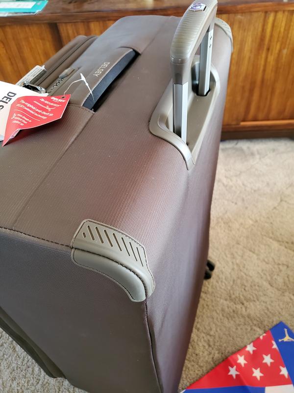 Durable reinforced rubber corners