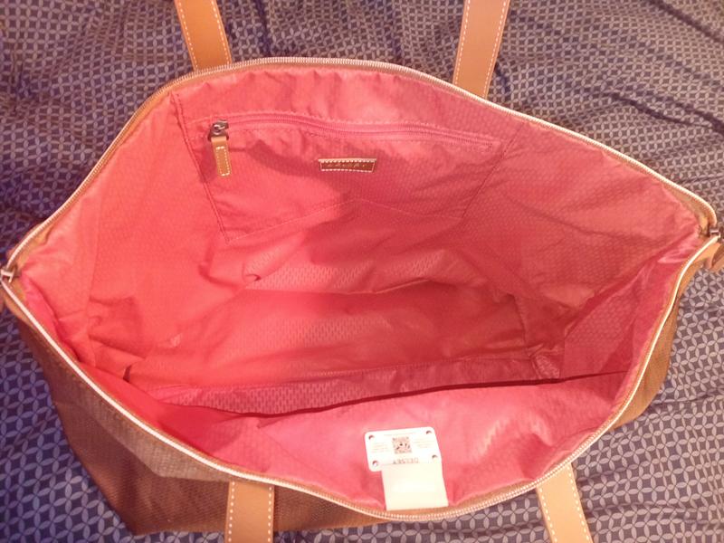 Huge amount of room inside tote!