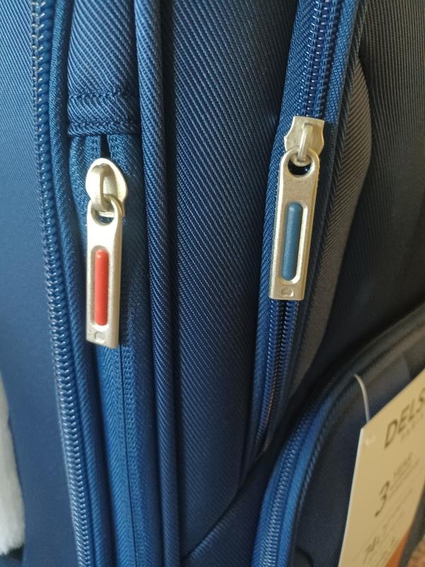 Quality stitching and zippers