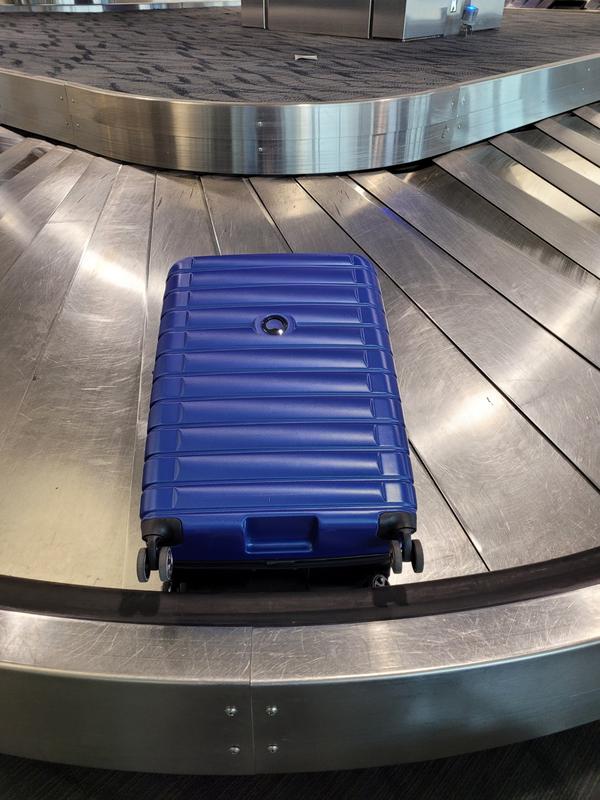 Easy to spot on conveyor belt.
