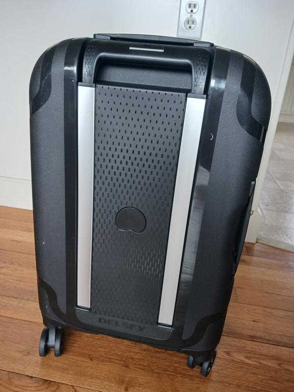 Customer photo for "Excellent lightweight spinning carry on"