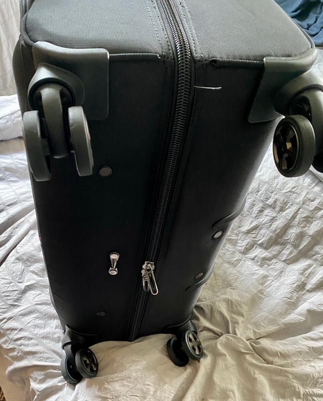 Delsey Helium DLX Spinner Garment Bag