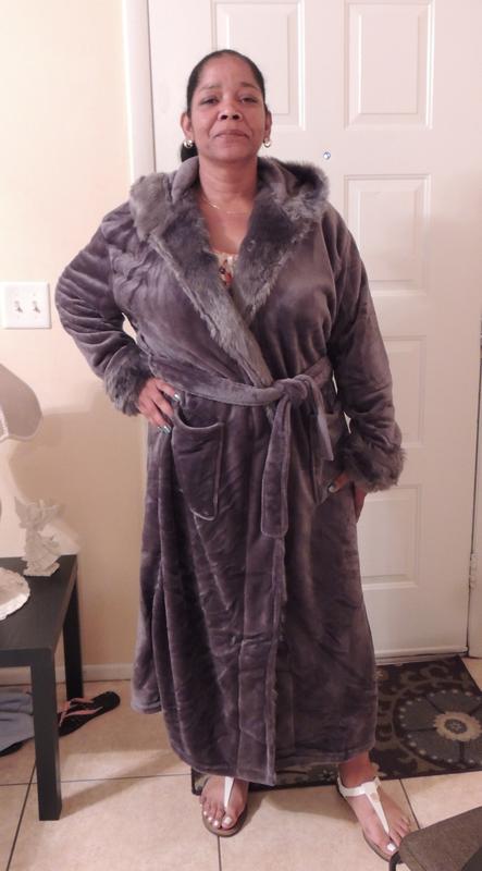 Plush Faux Fur Short Robe