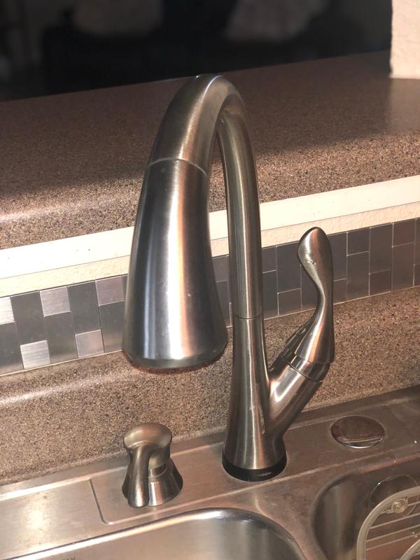 Single Handle Pull Down Kitchen Faucet With Touch2o Technology