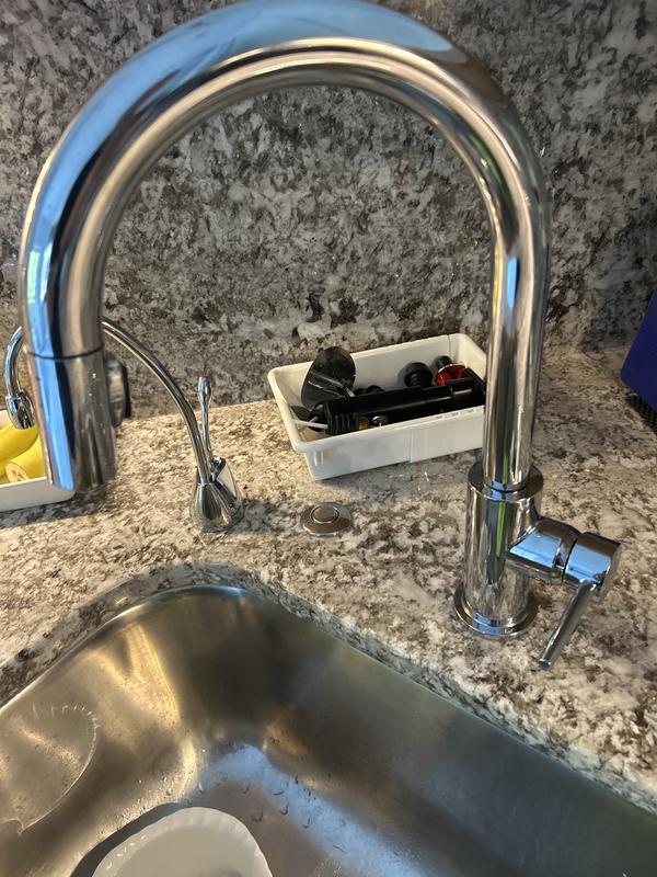 Single Handle Pull-Down Kitchen Faucet 9159-DST | Delta Faucet