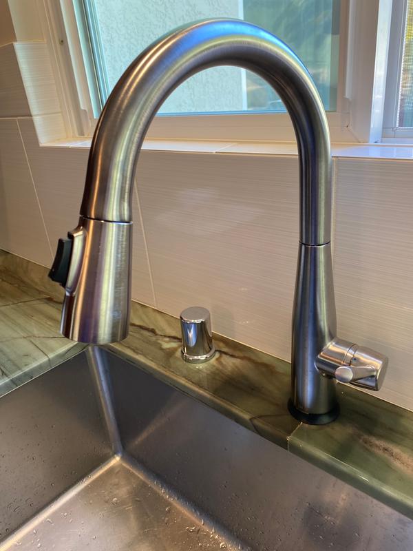 Delta Essa VoiceIQ Chrome Single Handle Pull-down Touchless