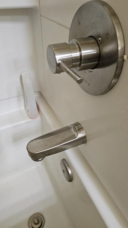 Delta Polished Brass Universal Fit Bathtub Spout With Diverter at Lowes.com