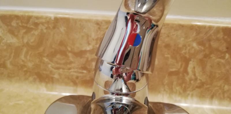 Swivel from hot to cold easily!