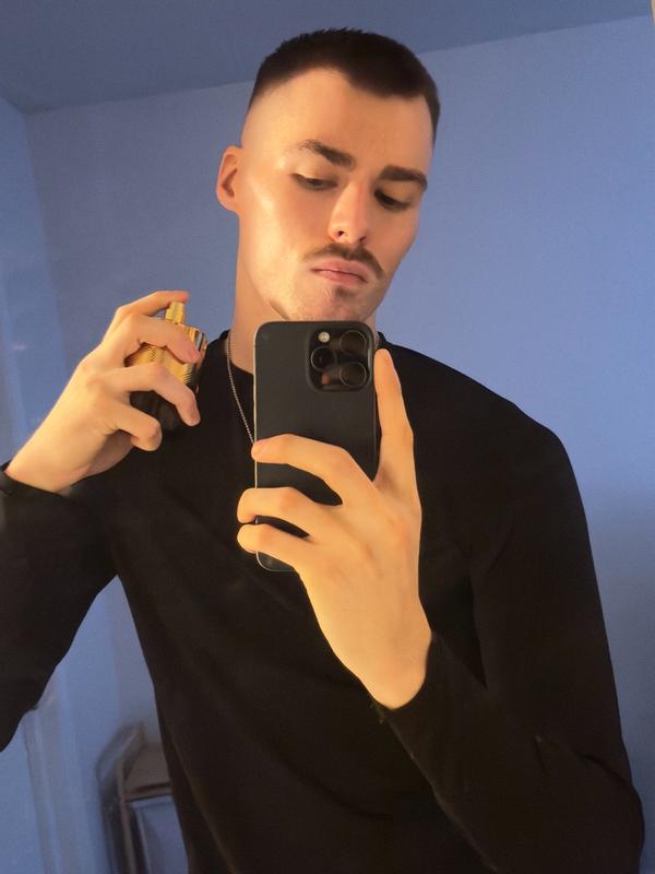 Customer carousel item 10.