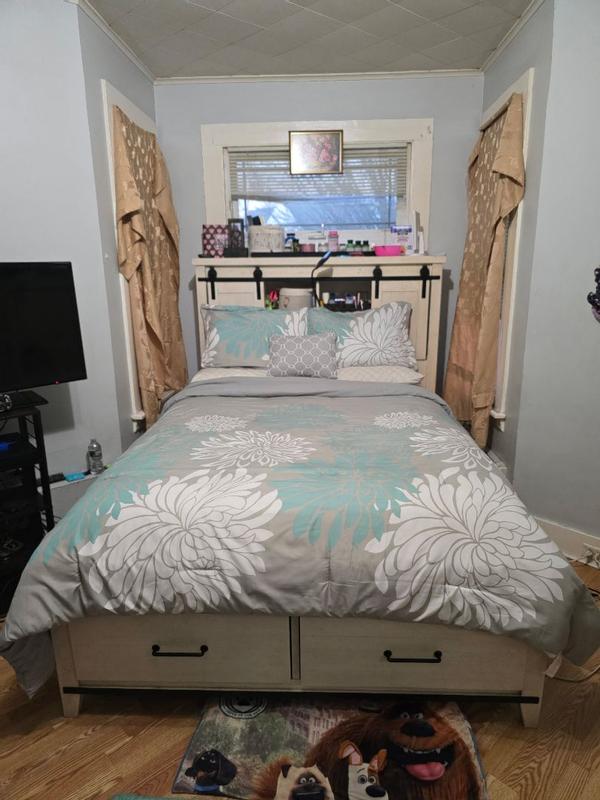 Customer carousel item 6.