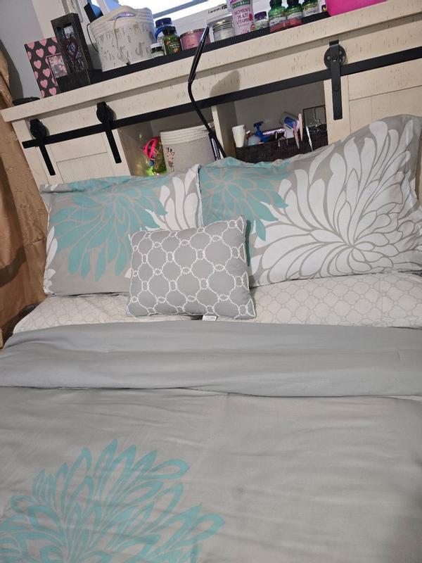 Customer carousel item 4.