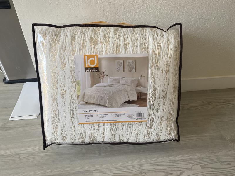 Intelligent Design - Naomi Metallic Print Faux Fur Comforter Set