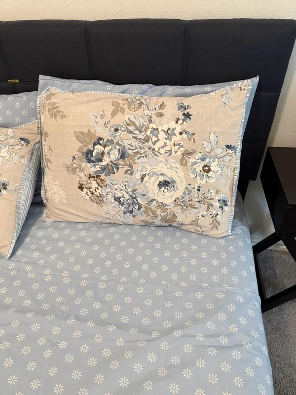 Customer carousel item 13.