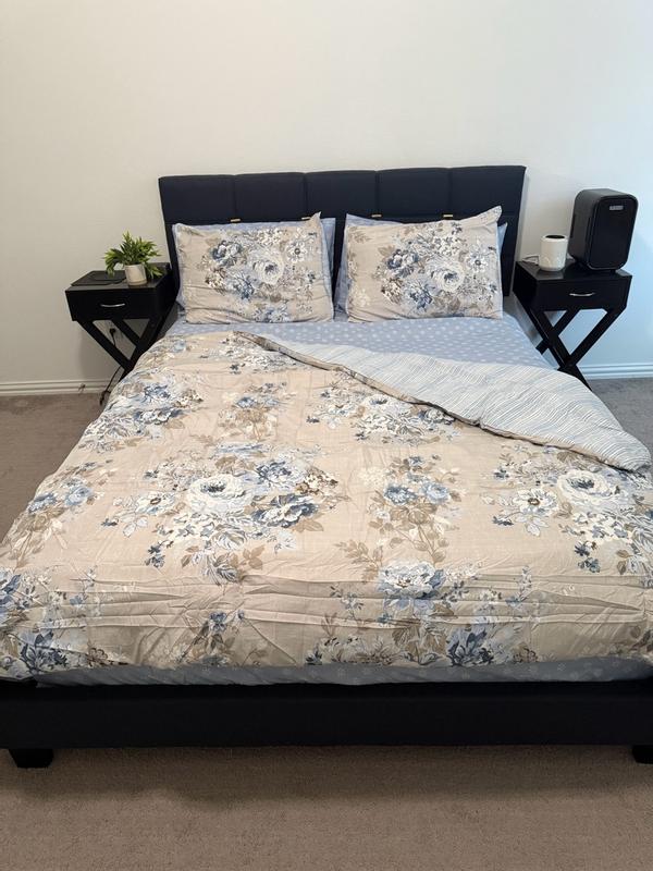 Customer carousel item 11.