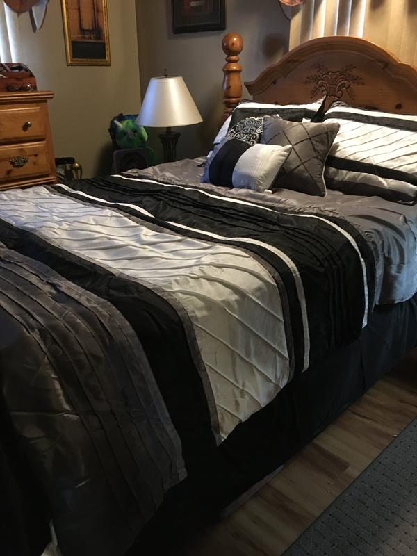 I’m in love with this bedding