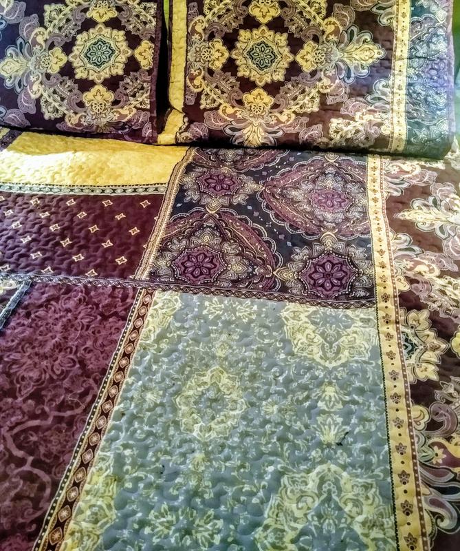 Coverlet with Pillow Covers