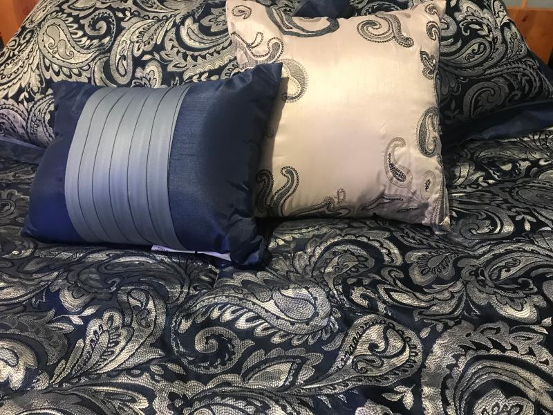 Decorative pillows included!