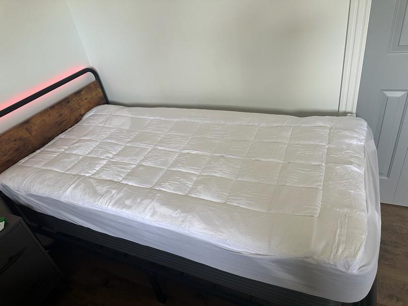 Customer carousel item 4.