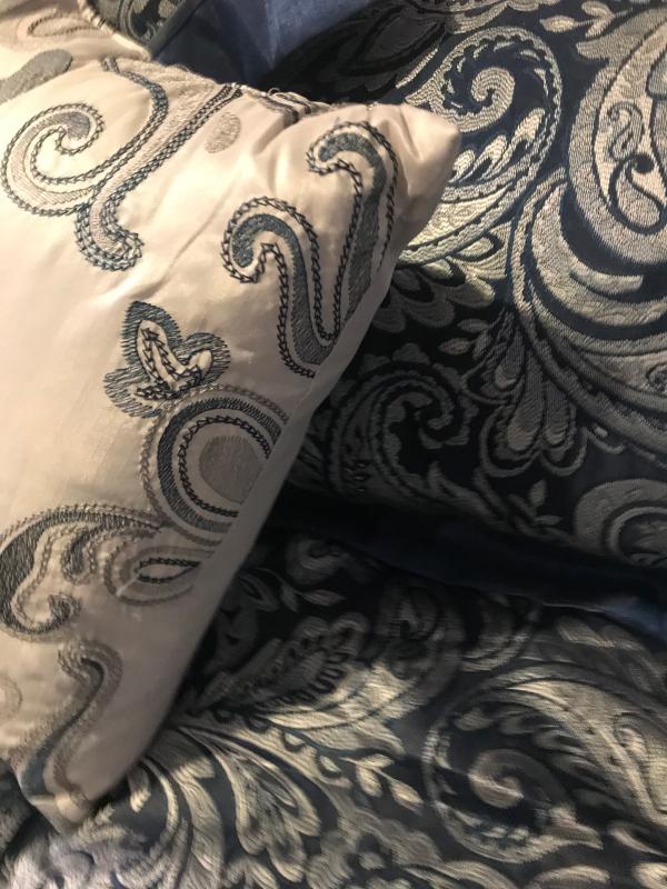 Beautiful stitching/Detail work