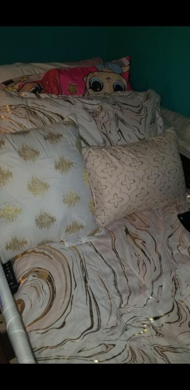 Soft comforter with pop of color!