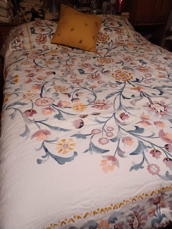 Madison Park Gemma 4 Piece Floral Comforter Set with Throw Pillow