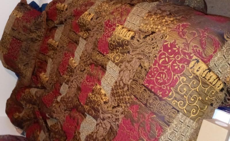 View of comforter and pillow case