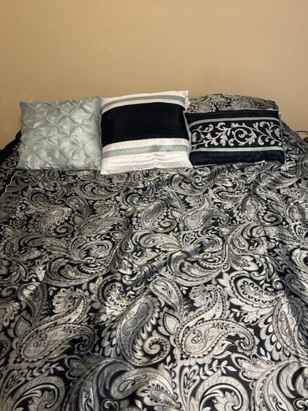 The lovely comforter set