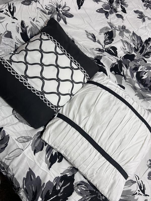 Dorsey Floral Print Comforter Set Black & White Twin/Twin XL